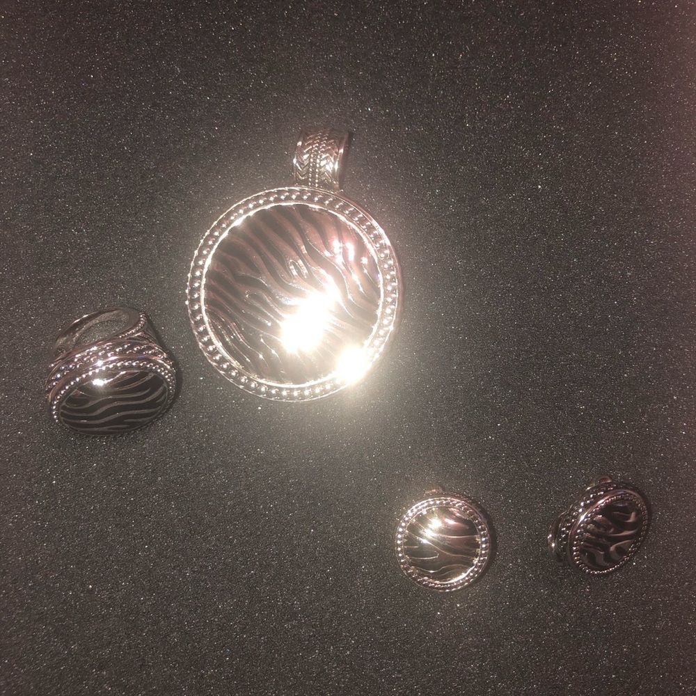 Jewelry from premier